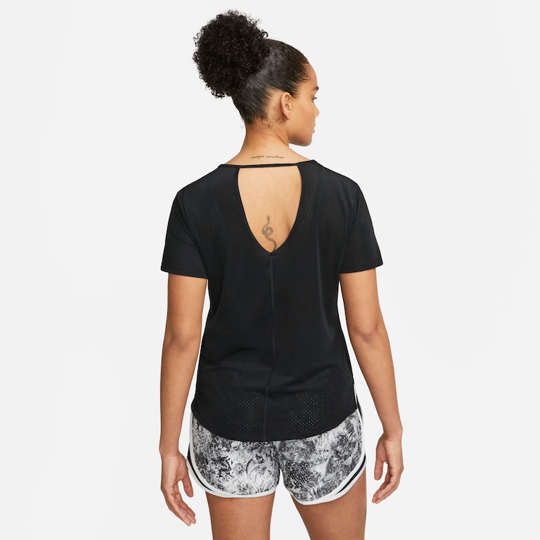 Camiseta Nike Dri-FIT One Breathe Feminina - Foto 2