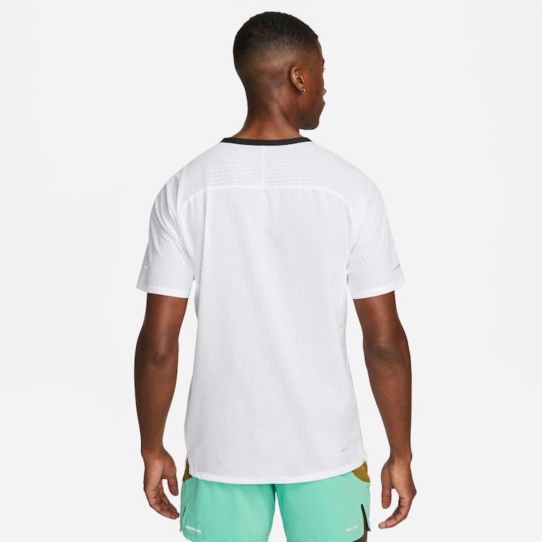 Camiseta Nike Trail Solar Chase Masculina - Foto 2