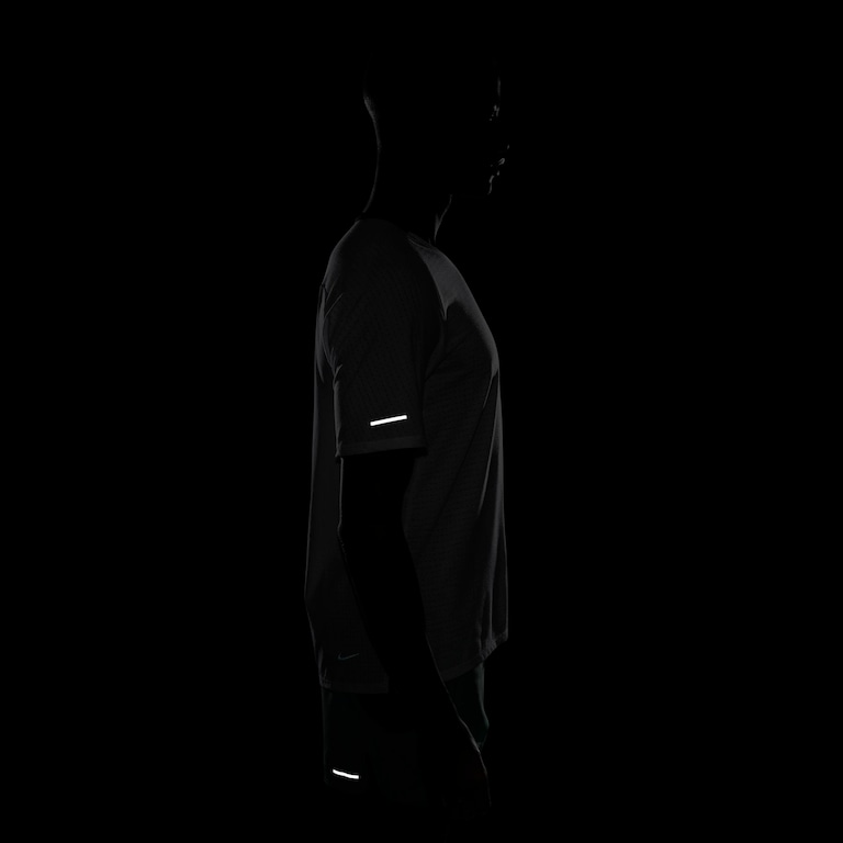 Camiseta Nike Trail Solar Chase Masculina - Foto 7