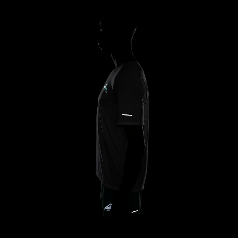 Camiseta Nike Trail Solar Chase Masculina - Foto 8