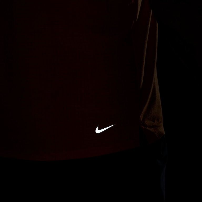 Camiseta Nike Trail Solar Chase Masculina - Foto 16