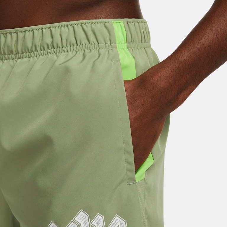 Shorts Nike Dri-FIT Run Division Challenger Masculino - Foto 4