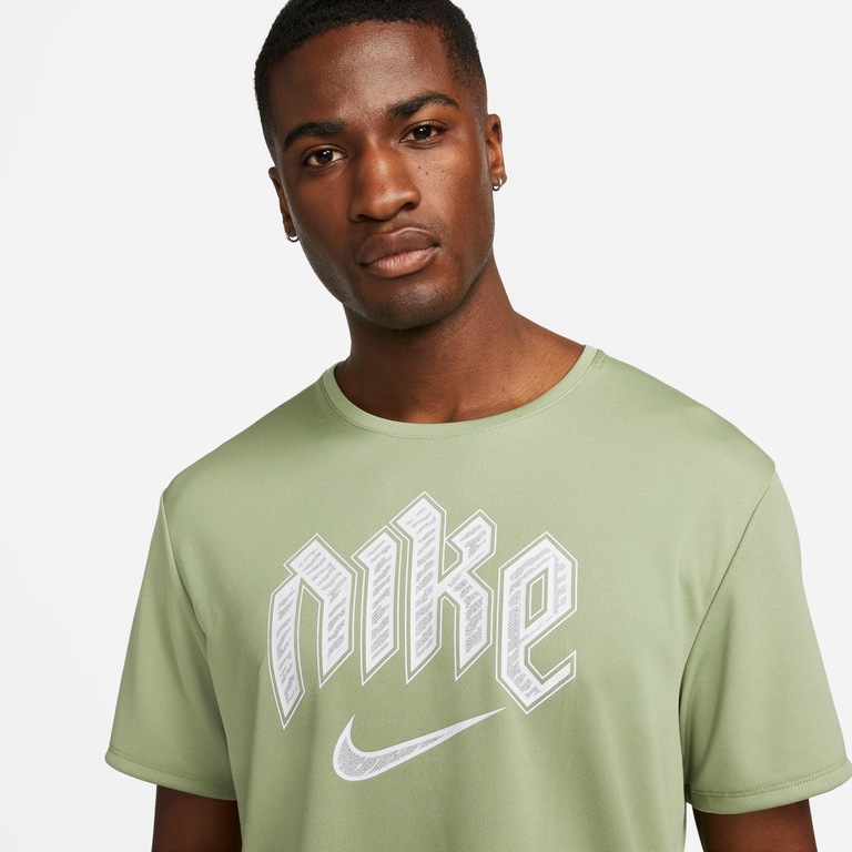 Camiseta Nike Dri-FIT Run Division Miler Masculina - Foto 3