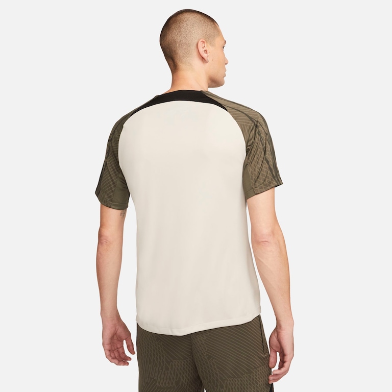 Camiseta Nike Barcelona Strike Masculina - Foto 2