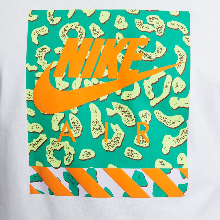 Camiseta Nike Sportswear Masculina - Foto 4