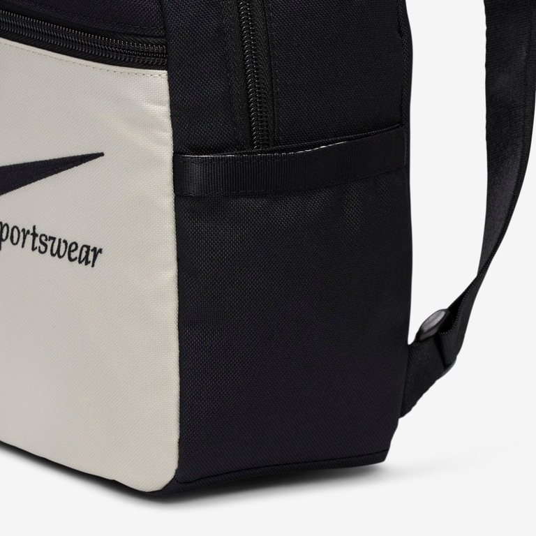 Mochila Nike Sportswear Futura Feminina - Foto 8
