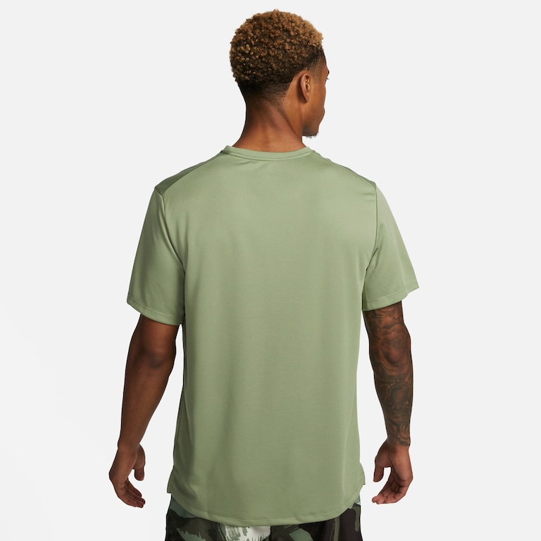 Camiseta Nike Dri-FIT UV Miler Masculina - Foto 5