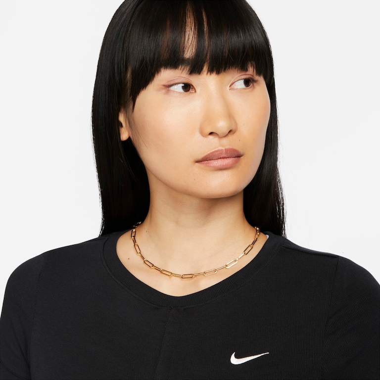 Camiseta Nike Sportswear Essentials Feminina - Foto 3