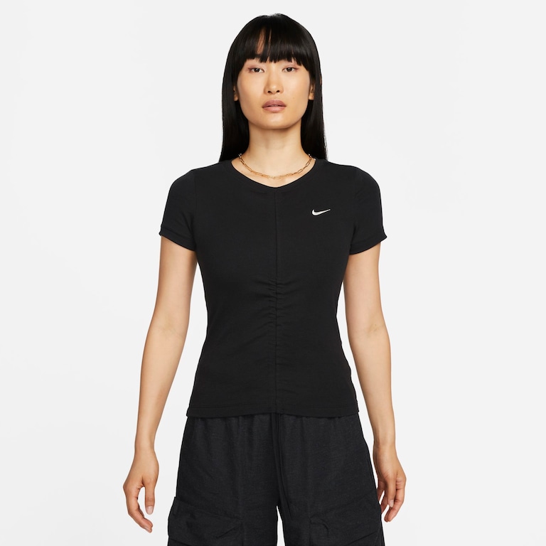 Camiseta Nike Sportswear Essentials Feminina - Foto 1
