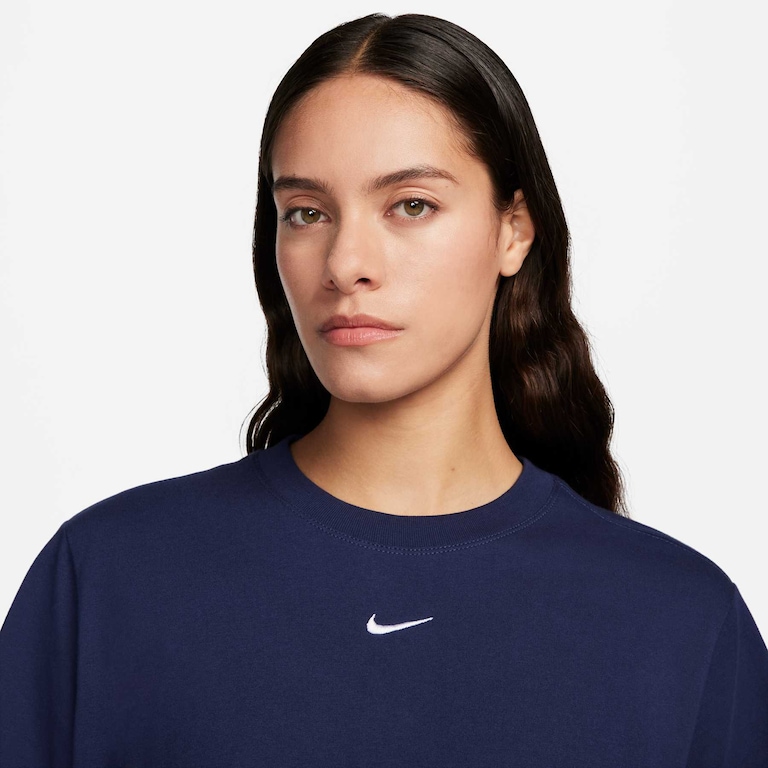 Camiseta Nike Sportswear Feminina - Foto 3