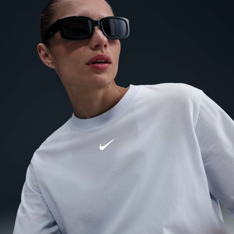 Camiseta Nike Sportswear Feminina - Foto 3