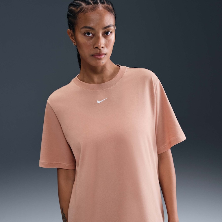 Camiseta Nike Sportswear Feminina - Foto 1