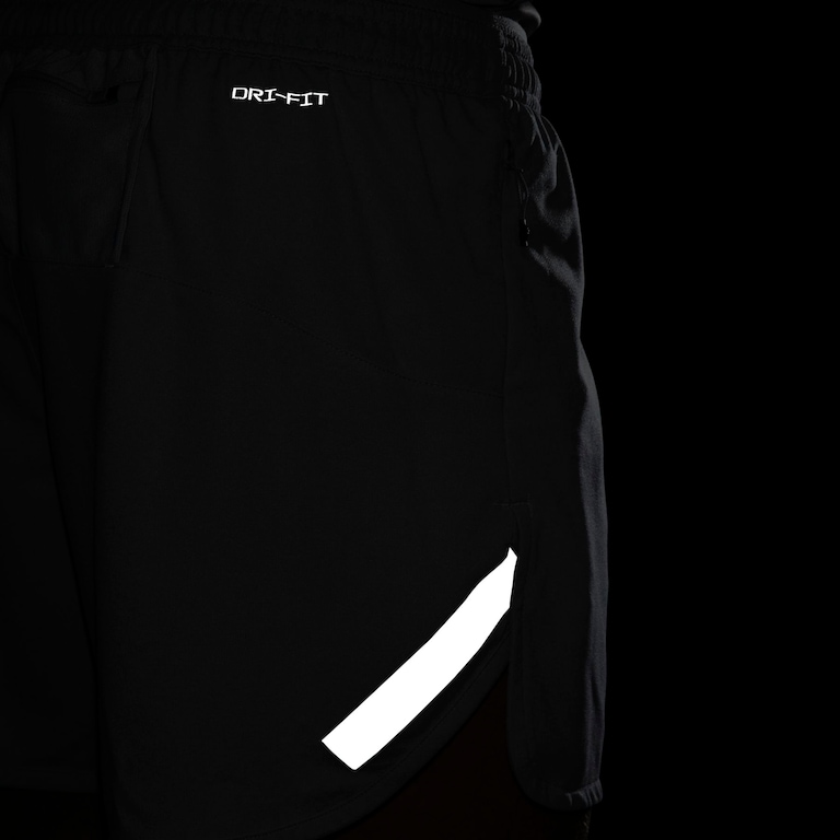 Shorts Nike Dri-FIT Run Stride Masculino - Foto 11