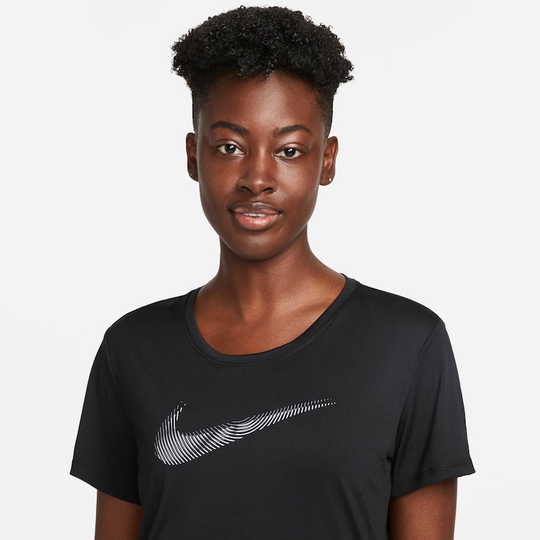 Camiseta Nike Dri-FIT Swoosh Feminina - Foto 3