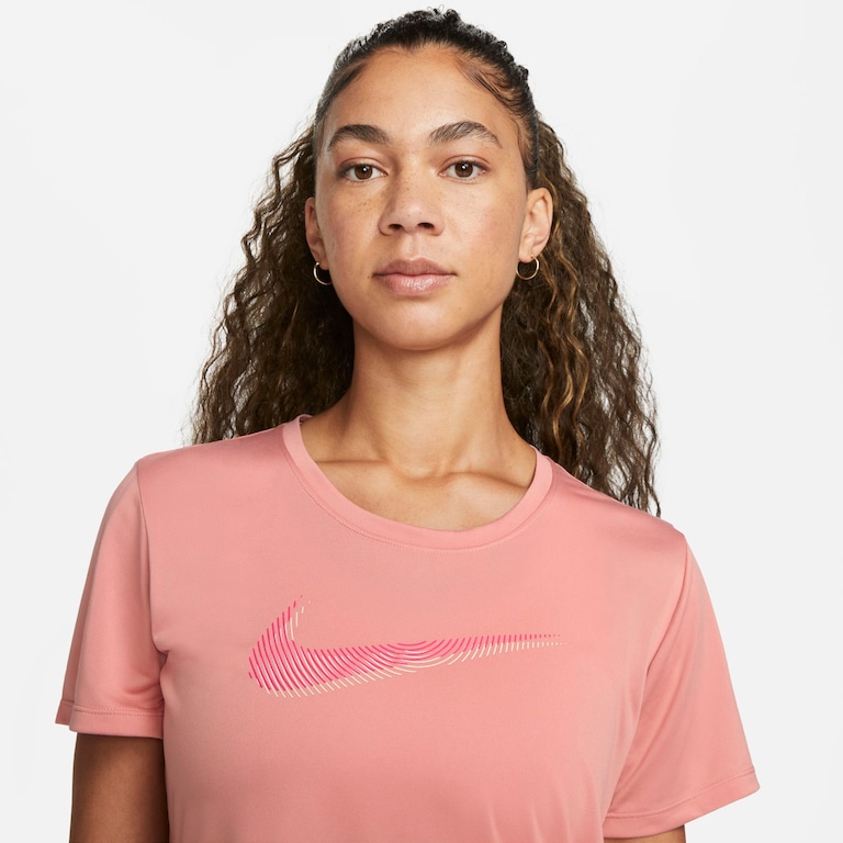 Camiseta Nike Dri-FIT Swoosh Feminina - Foto 3