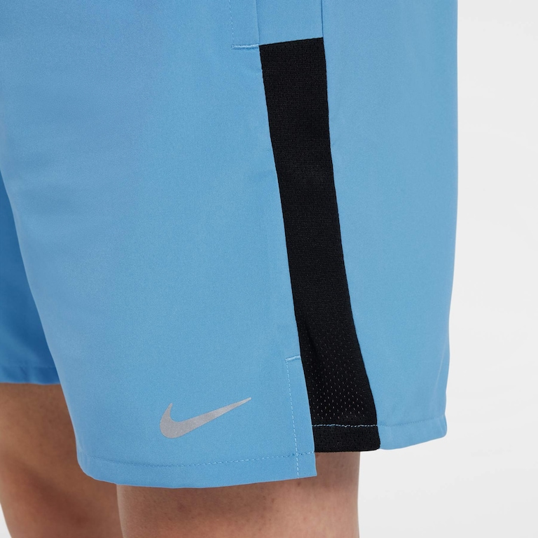 Shorts Nike Dri-FIT Challenger Infantil - Foto 6