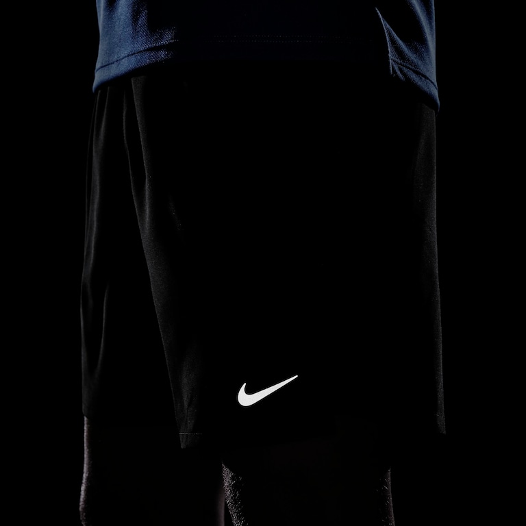 Shorts Nike Dri-FIT Challenger Infantil - Foto 8