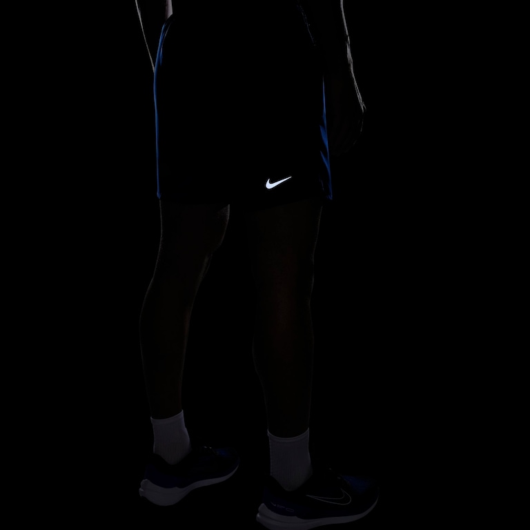 Shorts Nike Dri-FIT Challenger Masculino - Foto 12