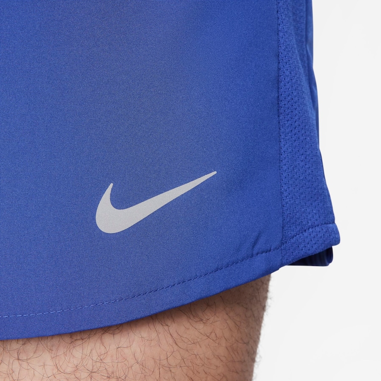 Shorts Nike Dri-FIT Challenger Masculino - Foto 10