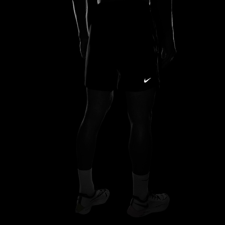 Shorts Nike Dri-FIT Challenger Masculino - Foto 10