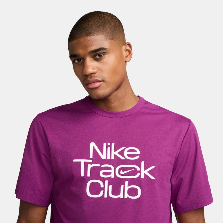 Camiseta Nike Track Club Masculina - Foto 3