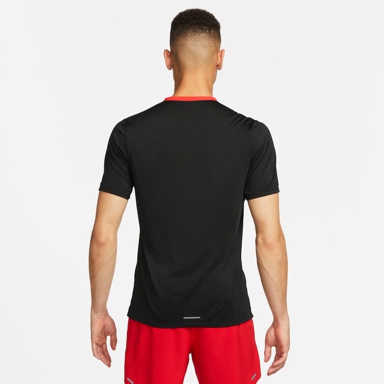 Camiseta Nike Dri-FIT Rise 365 Masculina - Foto 2