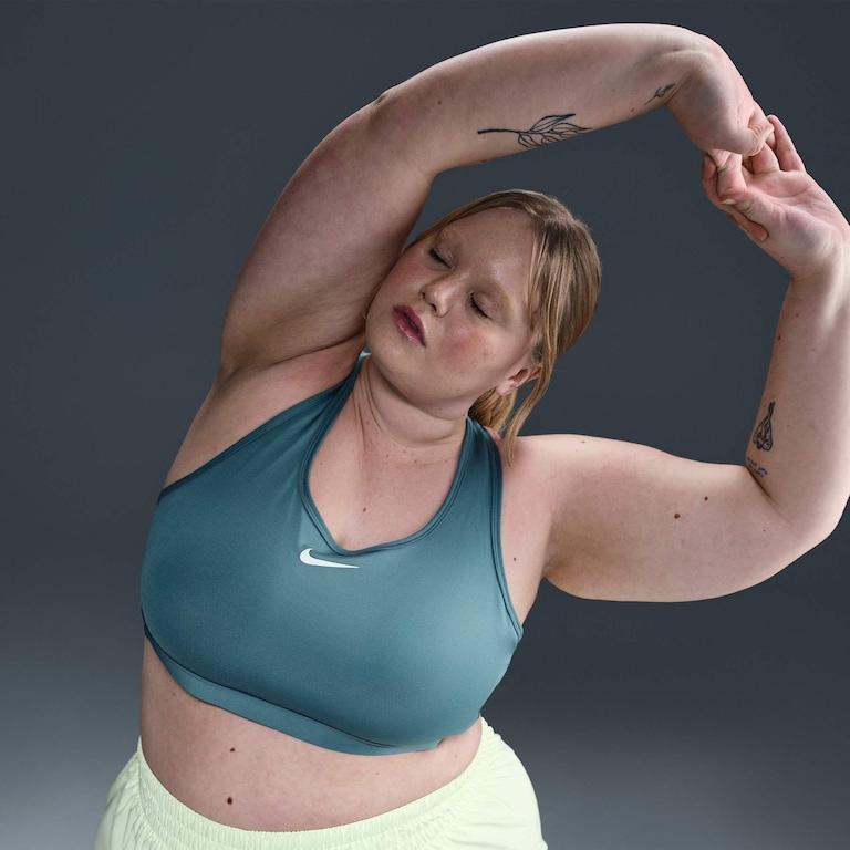 Plus Size - Top Nike Swoosh Feminino - Foto 3