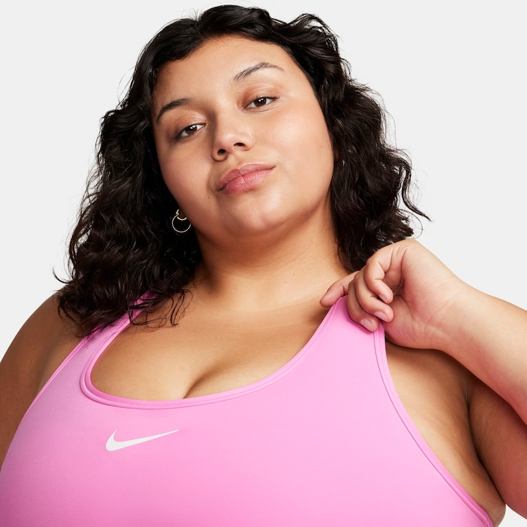 Plus Size - Top Nike Swoosh Feminino - Foto 5