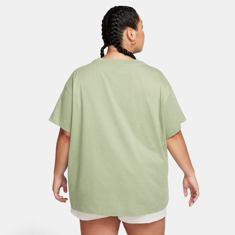 Plus Size - Camiseta Nike Sportswear Feminina - Foto 2