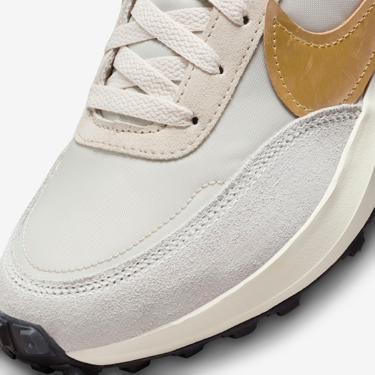 Tênis Nike Waffle Debut Essential Feminino - Foto 7