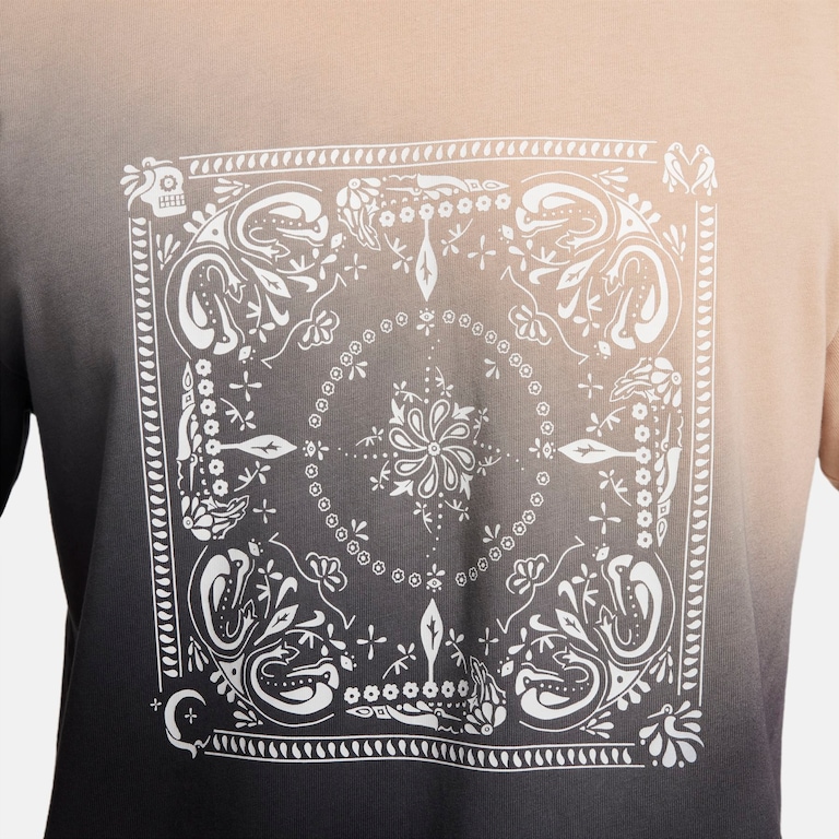 Camiseta Nike Sportswear Masculina - Foto 4