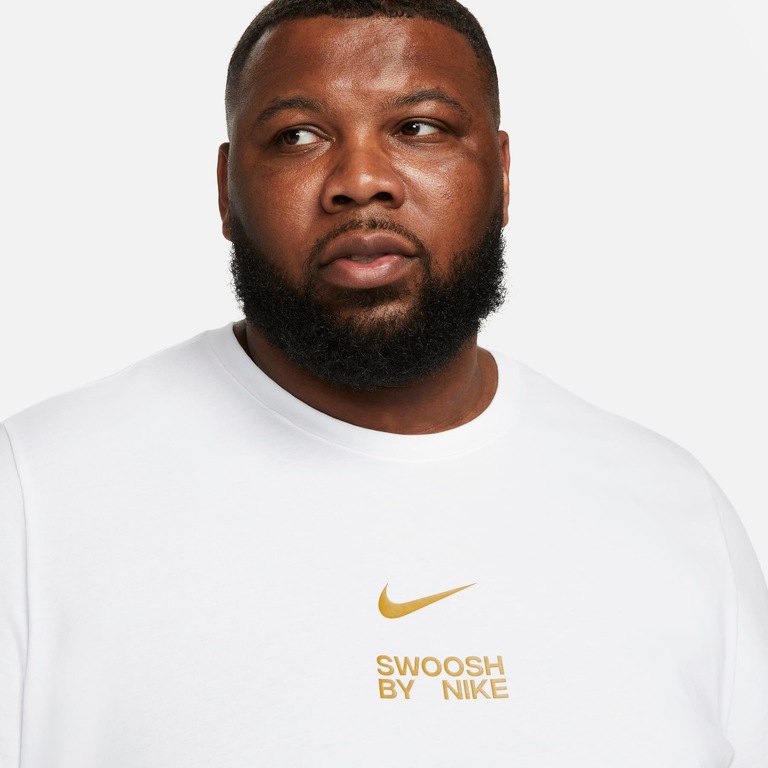 Camiseta Nike Sportswear Masculina - Foto 10