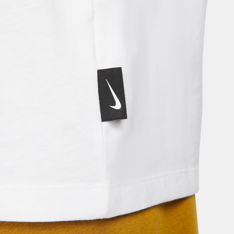 Camiseta Nike Sportswear Masculina - Foto 5