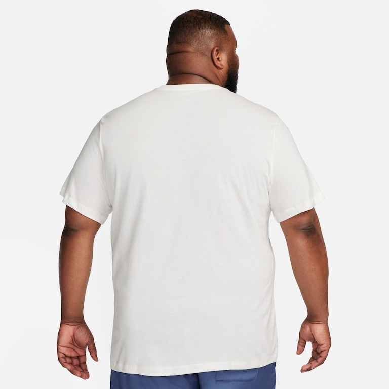 Camiseta Nike Sportswear Masculina - Foto 7