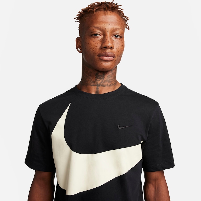 Camiseta Nike Sportswear Masculina - Foto 3
