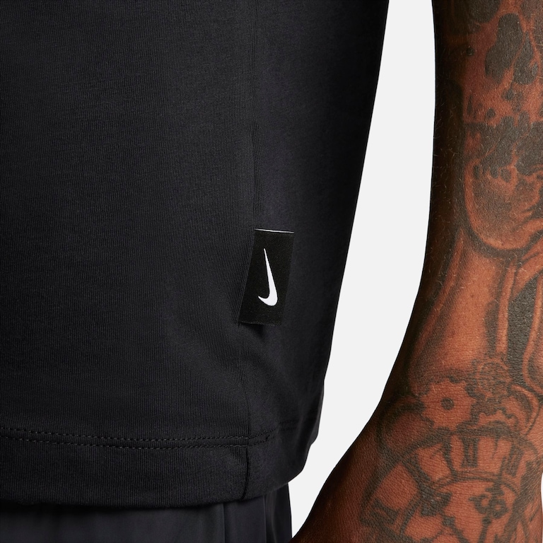Camiseta Nike Sportswear Masculina - Foto 5