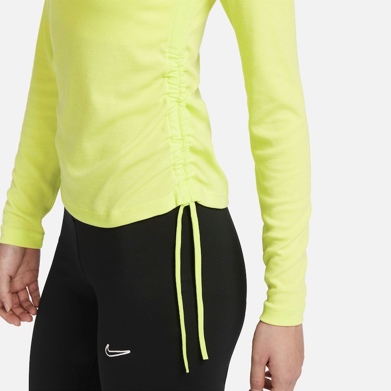 Camiseta Nike Sportswear Feminina - Foto 4