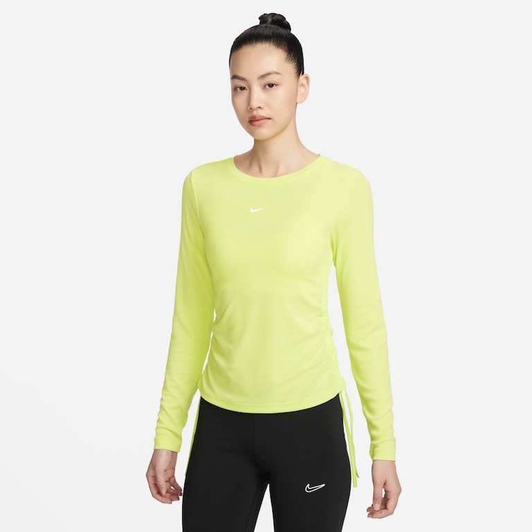 Camiseta Nike Sportswear Feminina - Foto 1