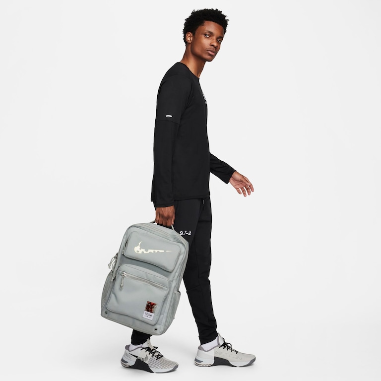 Mochila Nike Utility Speed Unissex - Foto 14
