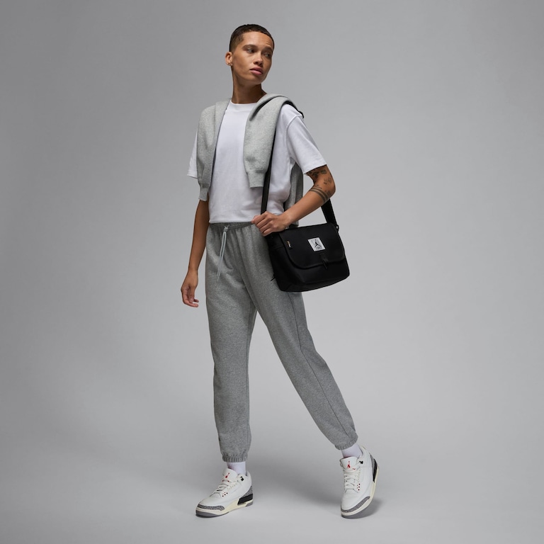 Camiseta Jordan Essentials Feminina - Foto 5