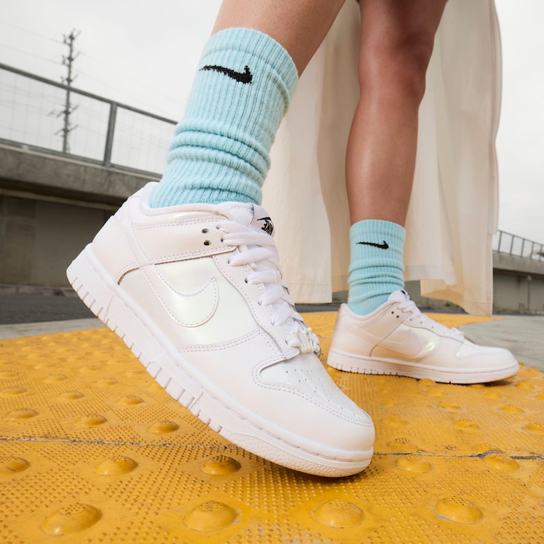 Tênis Nike Dunk Low SE Feminino - Foto 4