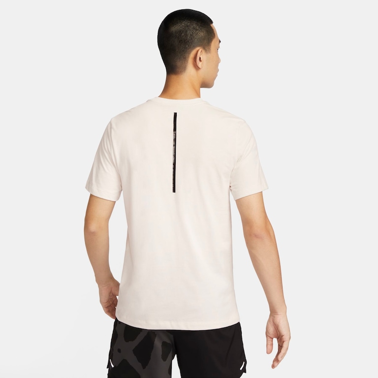 Camiseta Nike Running Division Masculina - Foto 2