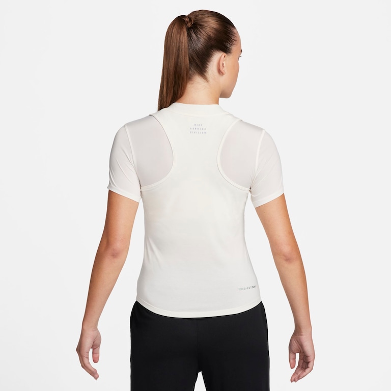 Camiseta Nike Dri-FIT Run Division Feminina - Foto 2