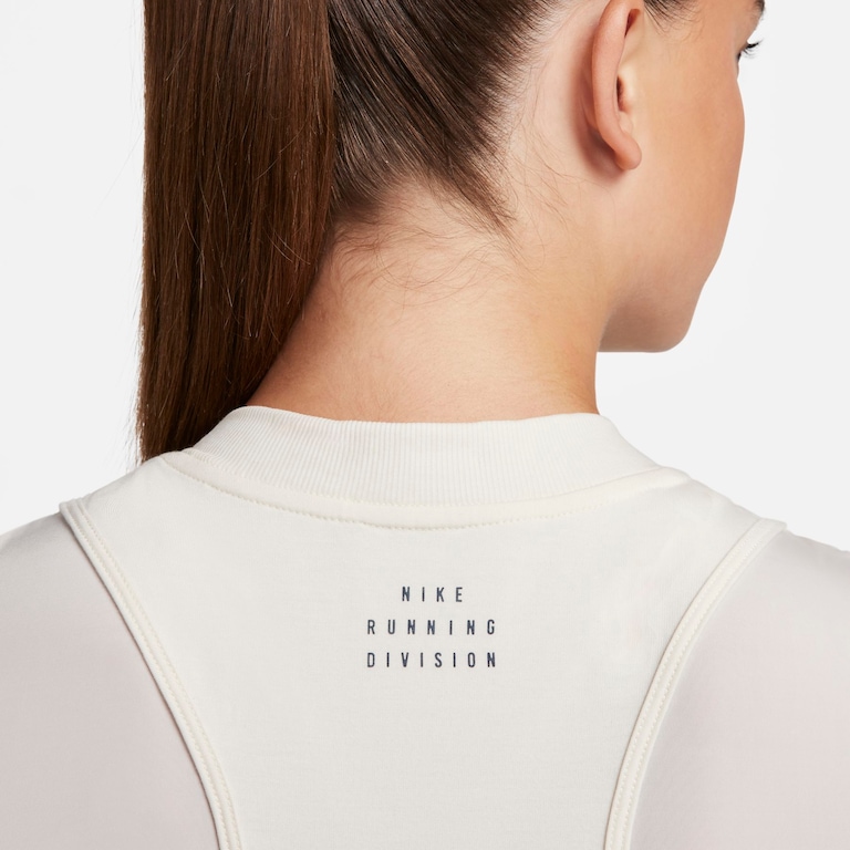 Camiseta Nike Dri-FIT Run Division Feminina - Foto 5