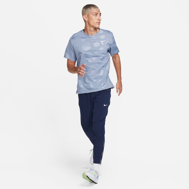 Camiseta Nike Miler Masculina - Foto 5