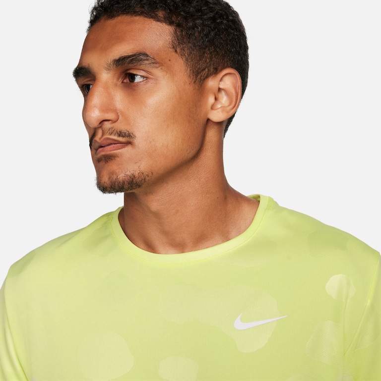 Camiseta Nike Miler Masculina - Foto 3