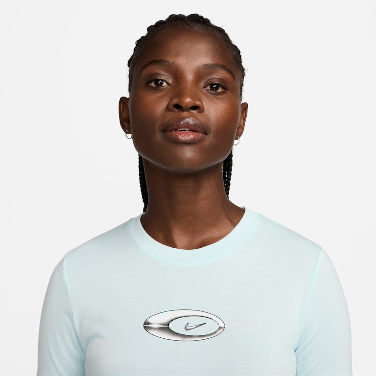 Camiseta Nike Sportswear Cropped Slim Feminina - Foto 3