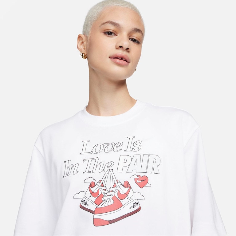 Camiseta Nike Boxy Valentine's Day Feminina - Foto 3