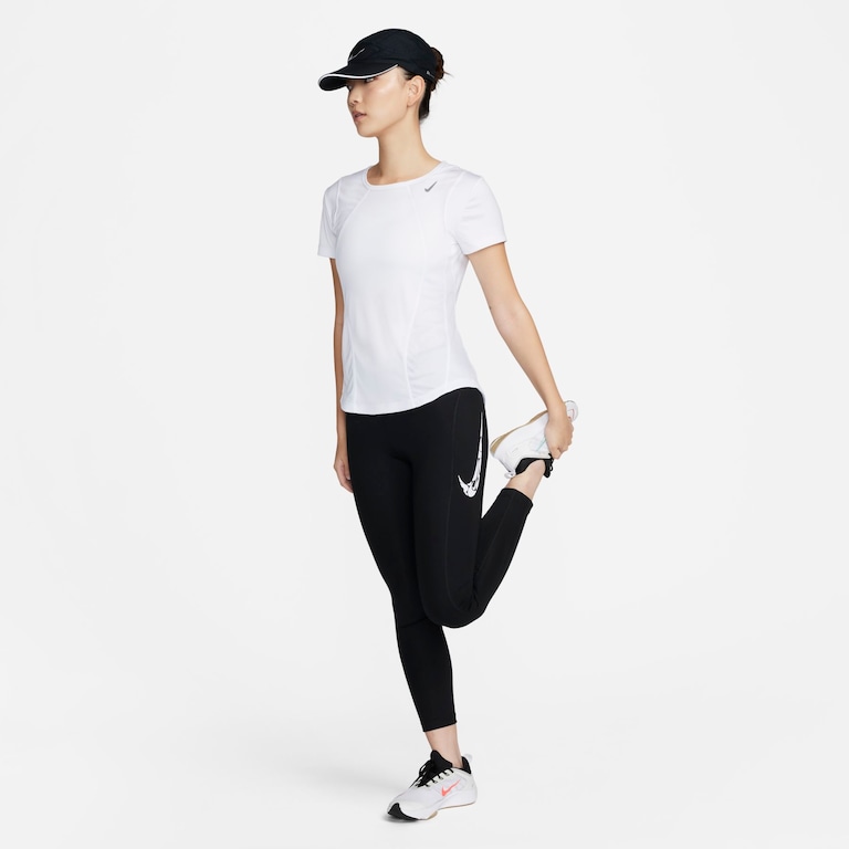 Camiseta Nike Dri-FIT Fast Feminina - Foto 5