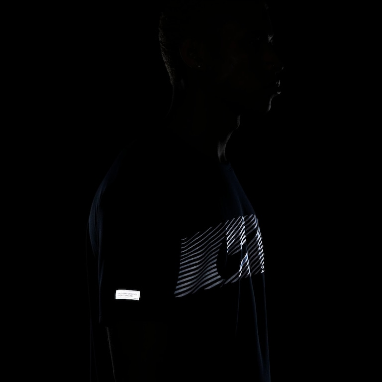 Camiseta Nike Flash Miler Masculina - Foto 8